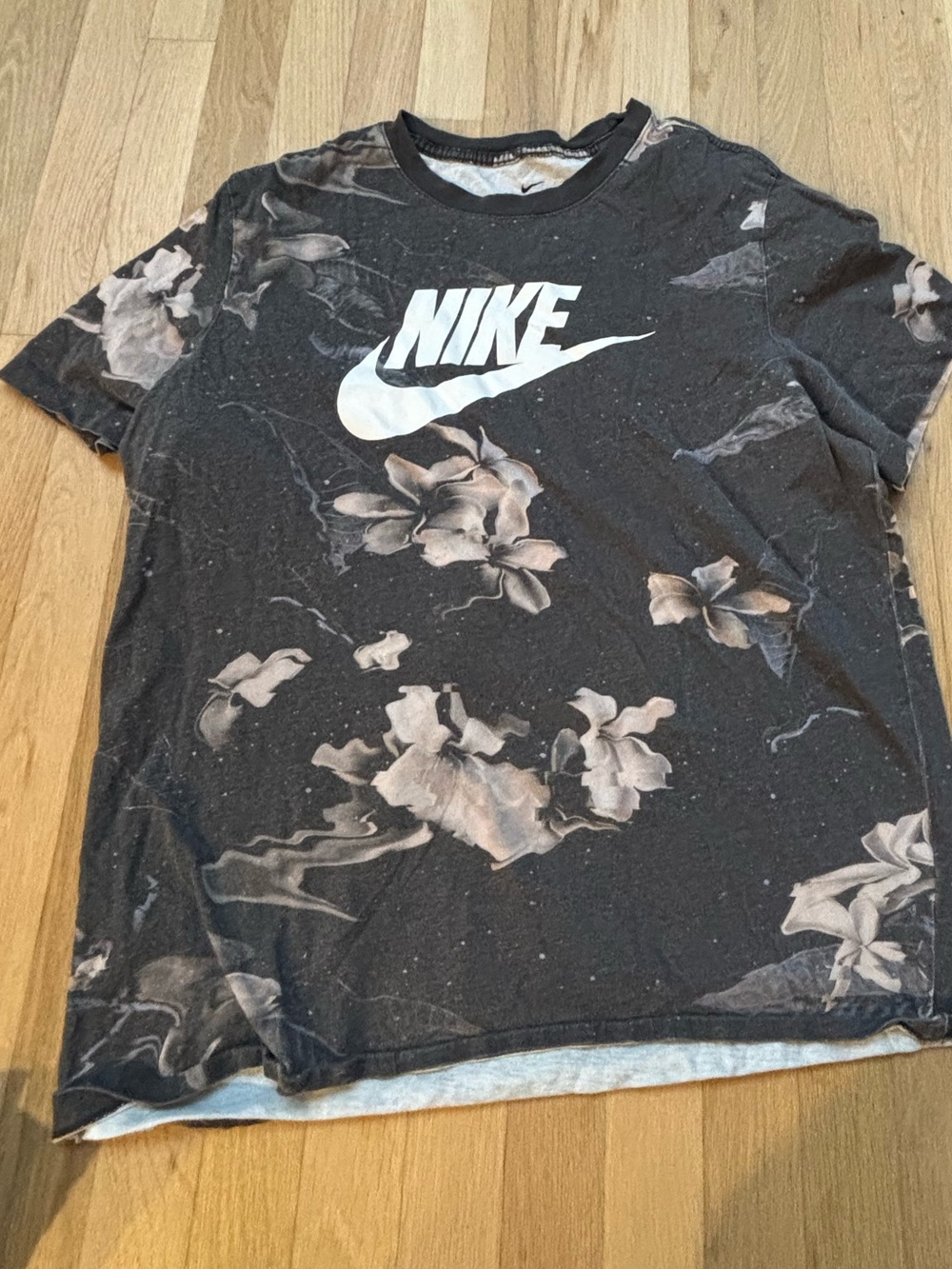 Nike The Nike Tee Floral All Over Print Black Gray T-Shirt Men’s XL